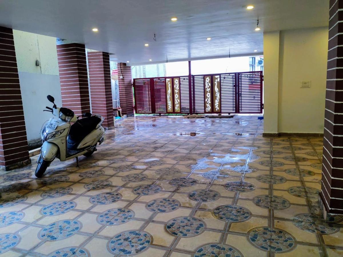 Aadishri Apartman Risikés Kültér fotó