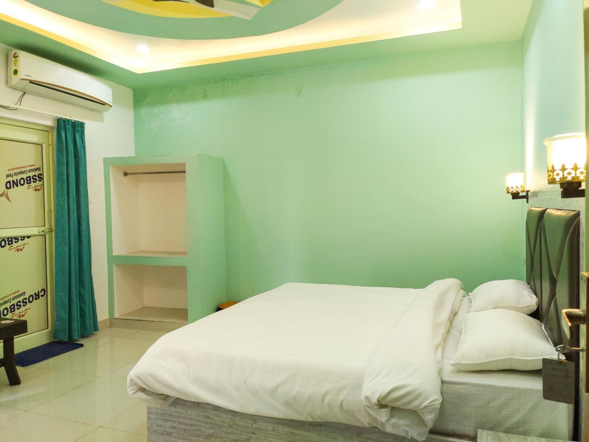 Aadishri Apartman Risikés Kültér fotó
